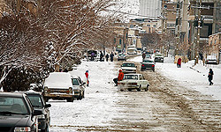 مدارس قروه امروز تعطیل است/ 30 روستا در محاصره برف قرار گرفتند